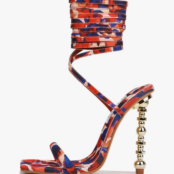 Heels - Picture 4 of 4